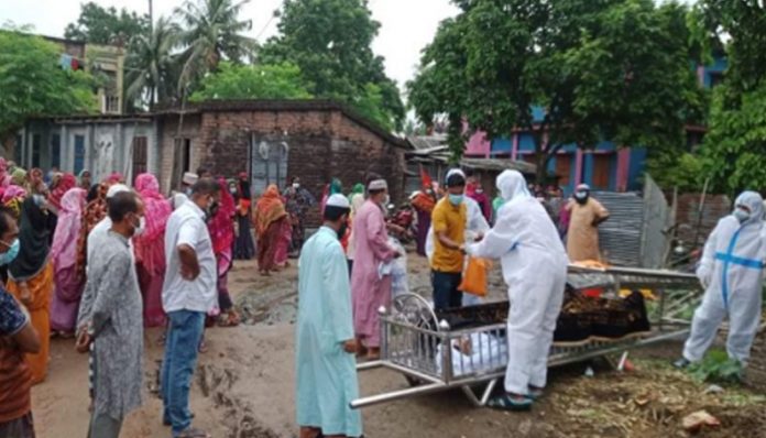 করোনা আক্রান্তের বাড়িতে লাল পতাকা, লজ্জা-ঘৃণায় রোগীর আত্মহত্যা